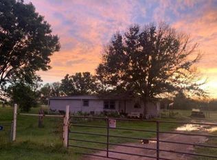 2316 Green Meadows Dr, Sealy, TX 77474