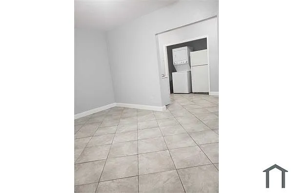 Building Photo - 16901 NE 20th Ave #3
