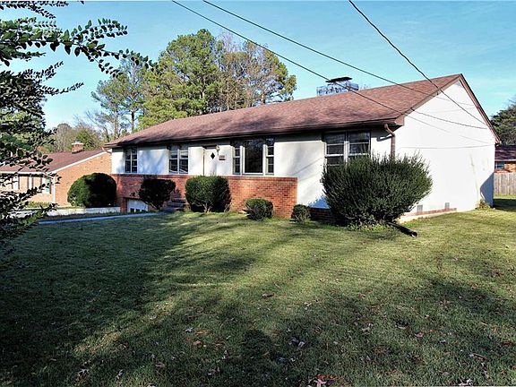 2nd image of 109 S Colonial Dr