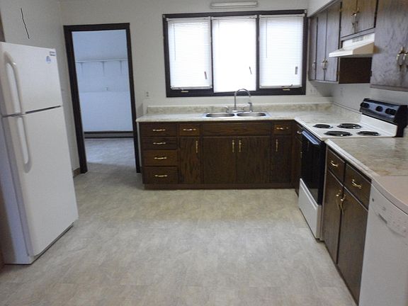 Kitchen to Laundry Room