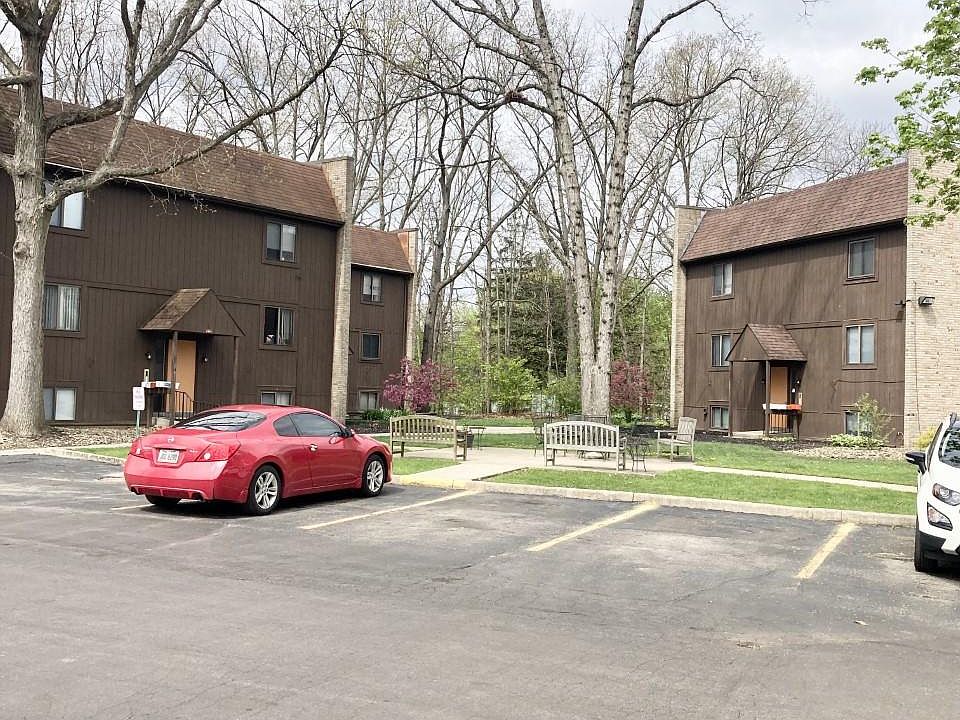 1st image of 1468 Hillcrest Ave #23