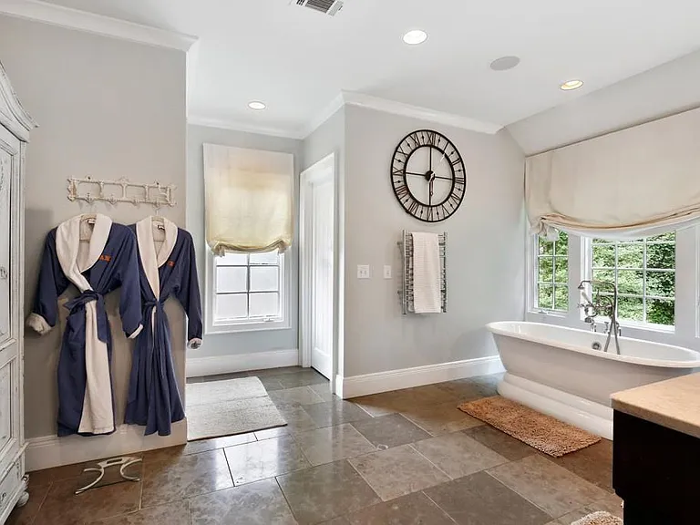 1692 Friar Tuck Rd NE — Photo 31