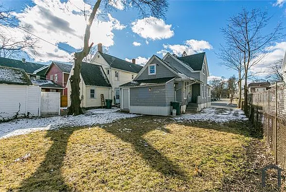 4 bed, 1460 sqft, $1,892 — Photo 2