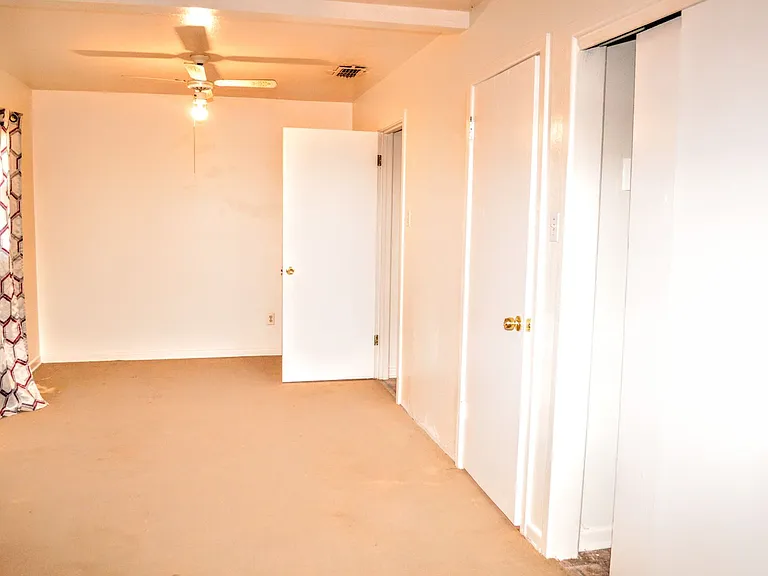 2807 Vanda Ave — Photo 14