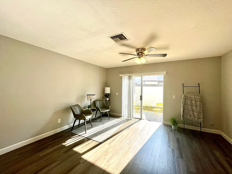 Village Park Townhomes | 2 & 3 Bedroom Apartments in Lady Lake, FL — Photo 28