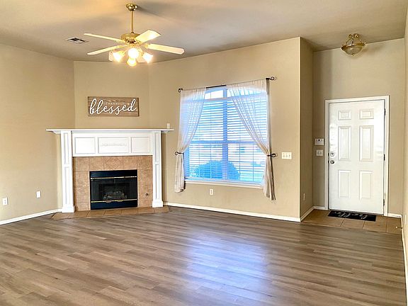2nd image of 1840 Parkridge Dr