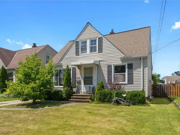 9326 Outlook Dr, Brooklyn, OH 44144