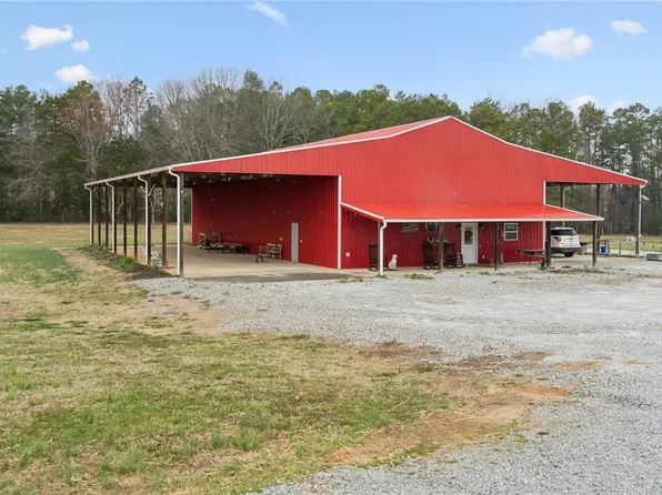 1616 Red Barn Rd, Liberty, SC 29657