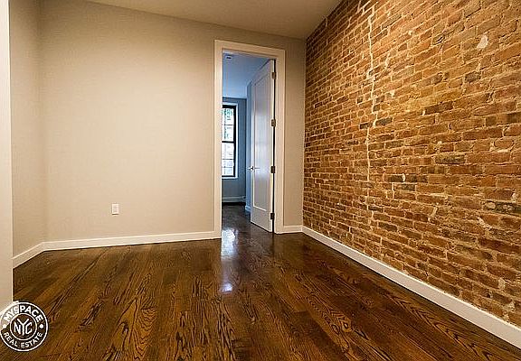 5th image of 255 Linden St APT 2R