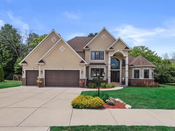 W237N6623 Hillview DRIVE, Sussex, WI 53089