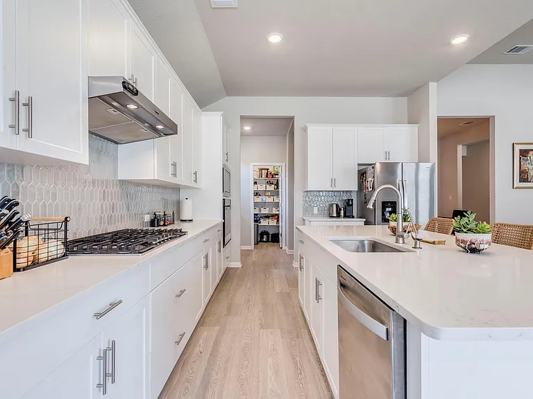 261 Cathedral Mountain Dr — Photo 10