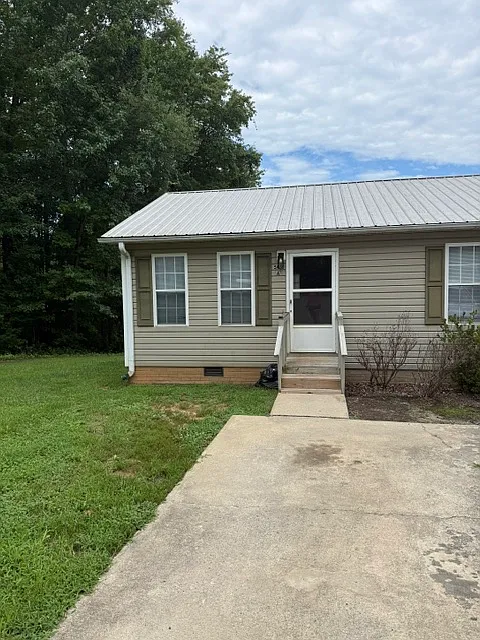509 Giles Road - A — Photo 1