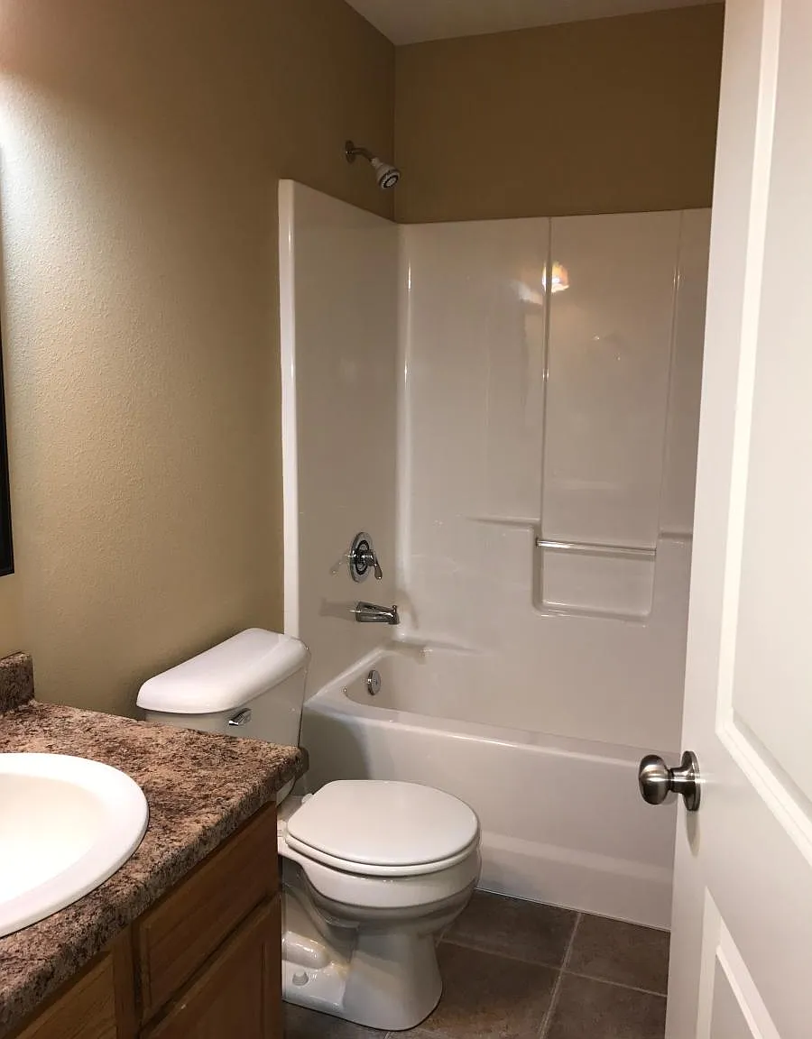3 bed, 1243 sqft, $1,800 — Photo 3