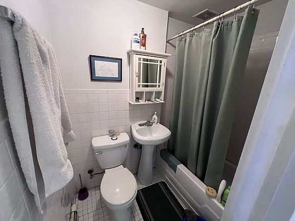5th image of 915 Broadway #4