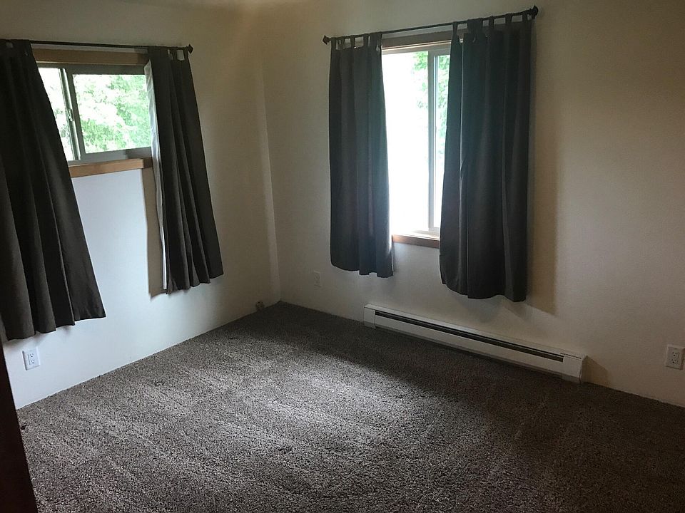 1st image of 381 SE Alder St