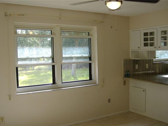 4th image of 17248 Arrowhead Blvd