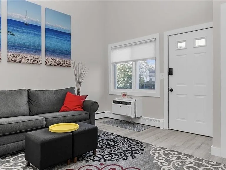 26 W Narragansett Ave #3 — Photo 2