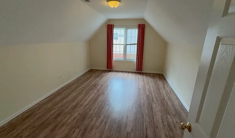 202 Heartwood Xing — Photo 8
