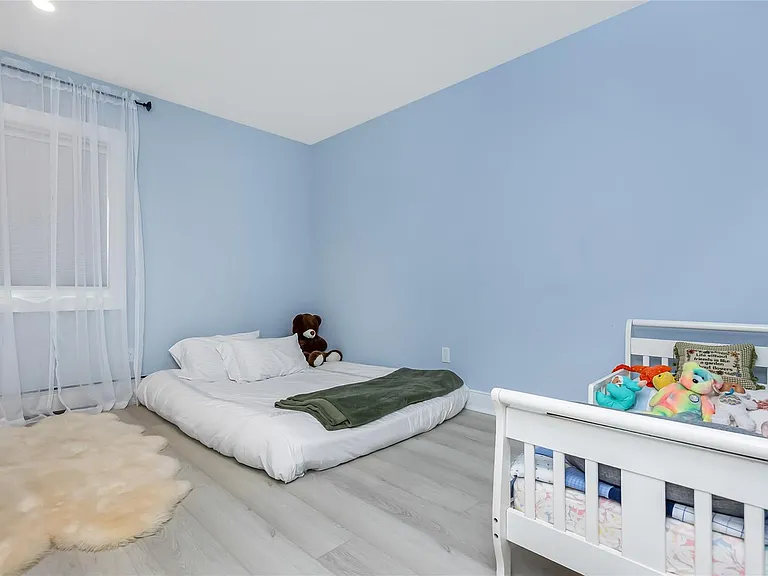 161 W Hudson St — Photo 11
