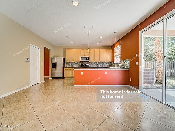 4th image of 308 Bostwick Cir