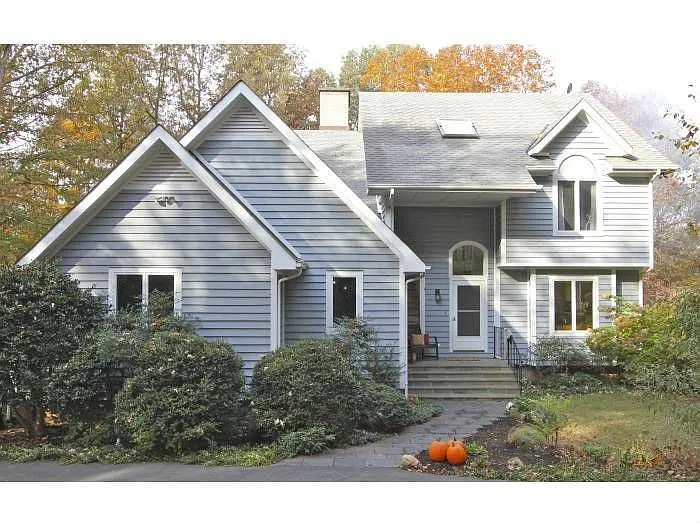 5900 Burnett Ln photo 1