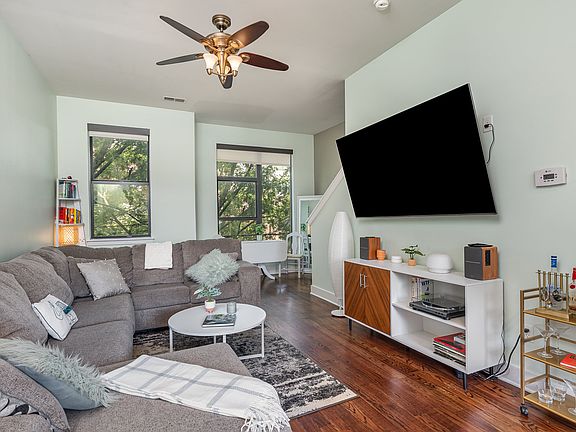 5th image of 534 N McDowell St #534