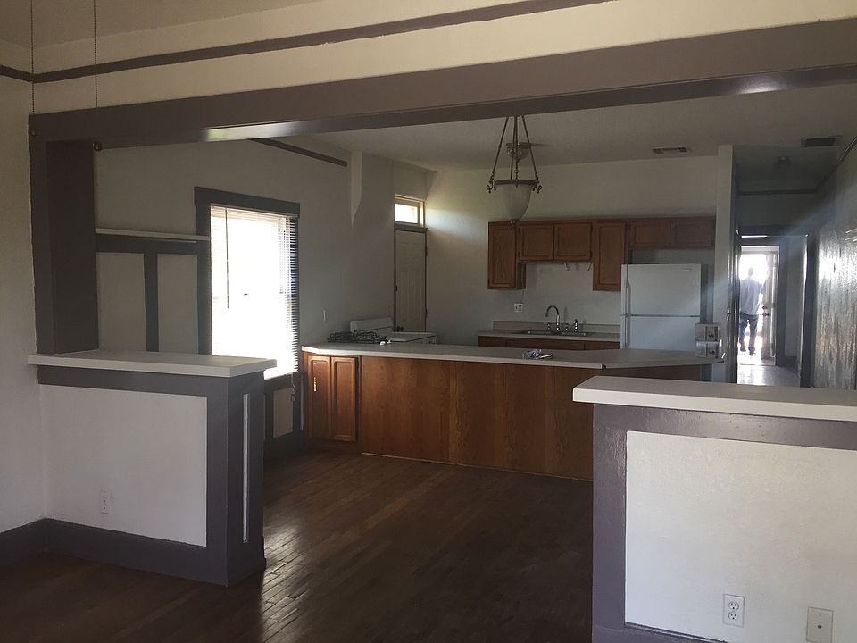 Kitchen Dining area