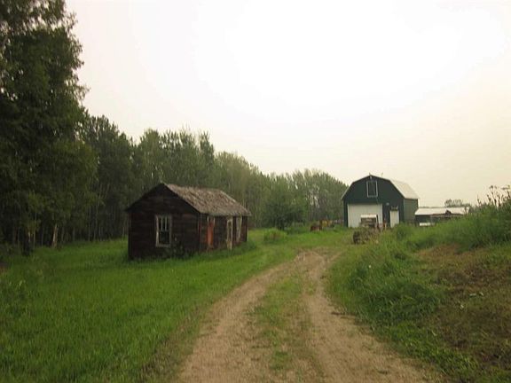 4th image of 420035 W Range Road 32
