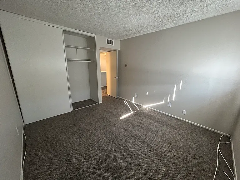 Taylor Garden Apartments — Photo 32