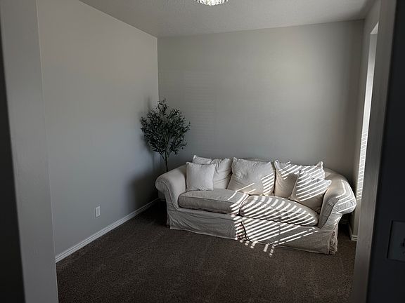 5th image of 737 E Sandhill Ct