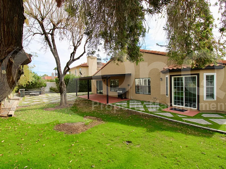 5420 E Paradise Ln — Photo 19