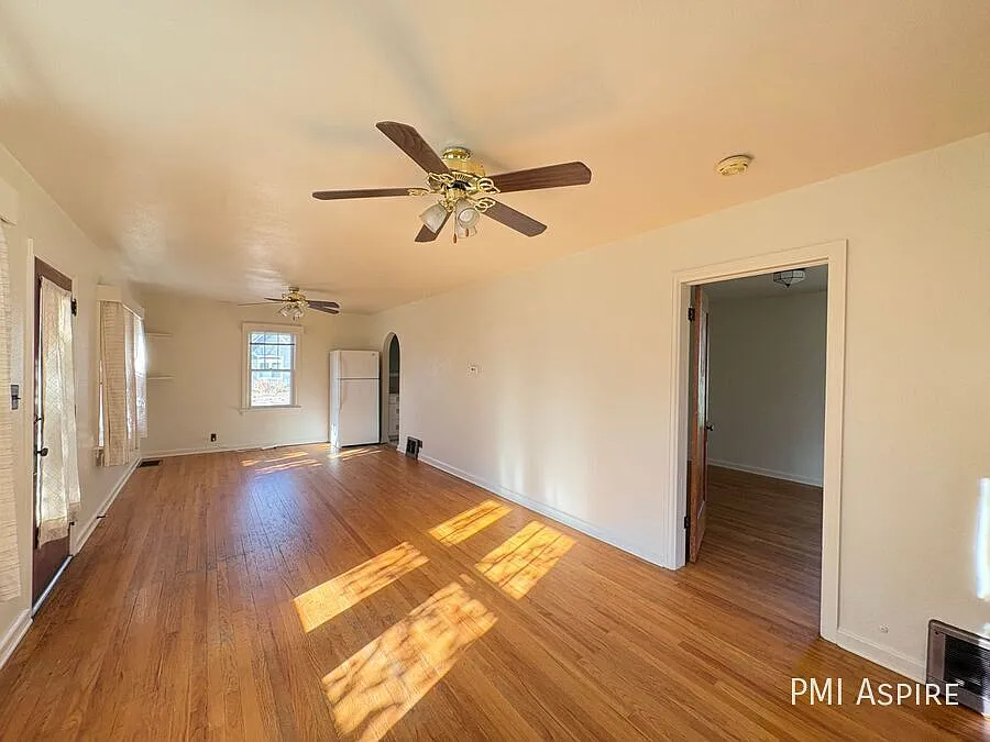 1 Bedroom 1 Bath House in Longmont — Photo 3