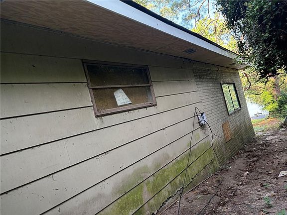 2nd image of 2322 E Lake Dr