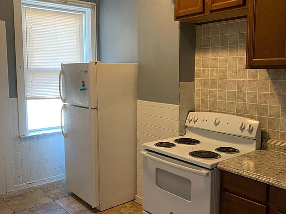 3rd image of 117 N Ellis St APT A