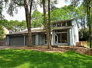 904 155th St W, Burnsville, MN 55306