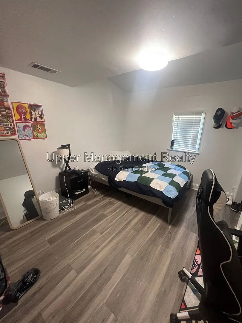 2 bed, 1.0 bath, $2,200 — Photo 4