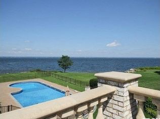 12 Westland Dr, Glen Cove, NY 11542