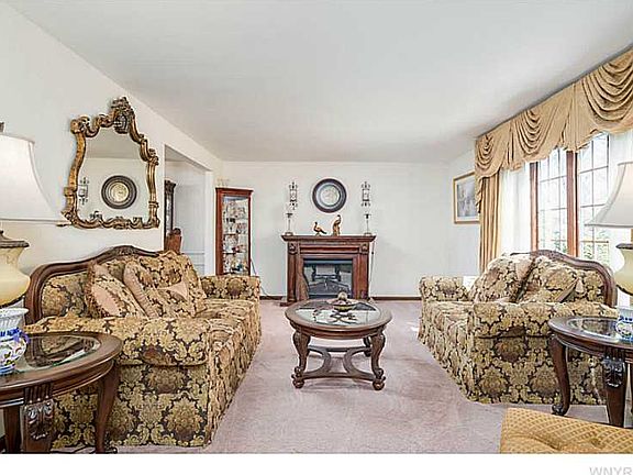 3rd image of 1360 Lexington Ave