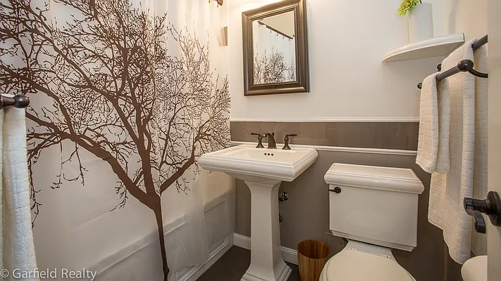 Sold by Garfield Realty  | media 31