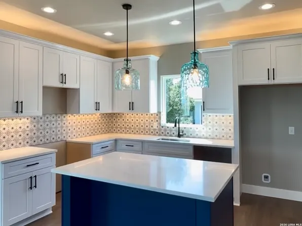 748 Riviera, Canyon Lake, TX 78133