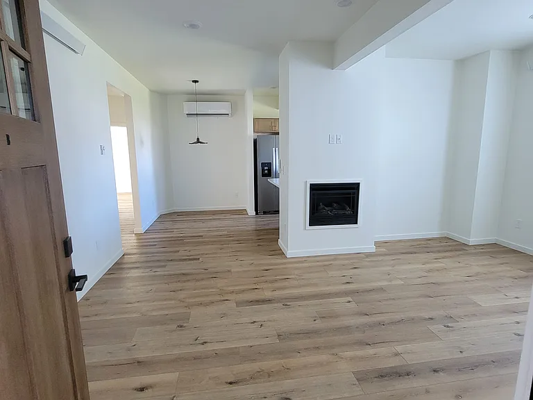 1406 Windsor Dr — Photo 5