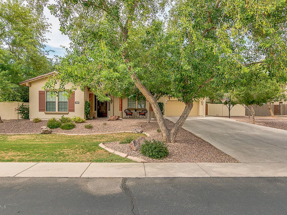 1st image of 872 E Fieldstone Pl