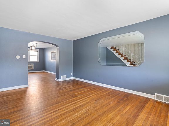 5th image of 6602 Revere St
