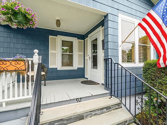 3rd image of 92 Beattie Avenue
