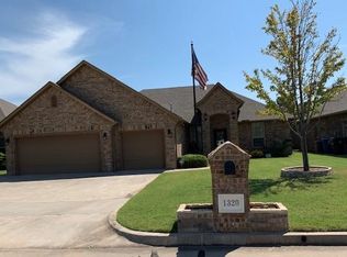 1320 Riverwind Dr, Midwest City, OK 73130