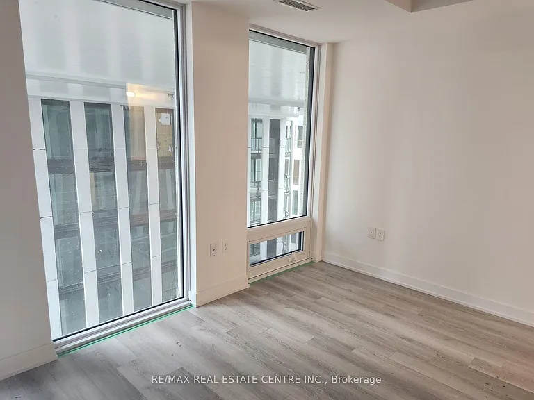 121 Saint Patrick St — Photo 2