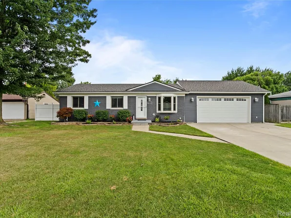 27311 Wyly St, Chesterfield, MI 48047