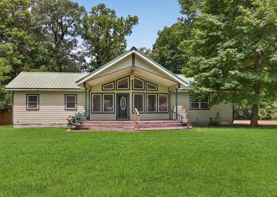 1st image of 282 Holly Bay Cir