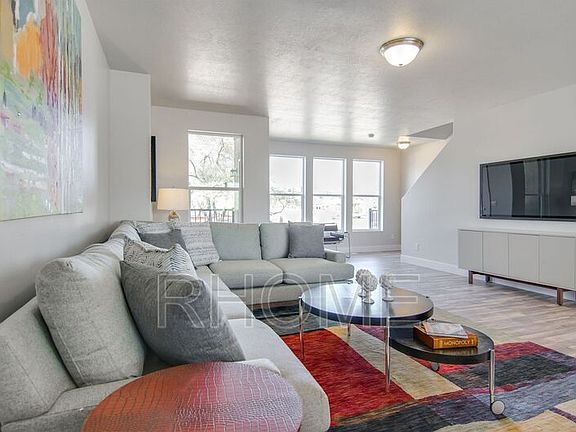 3rd image of 1817 W Dalmeny Way