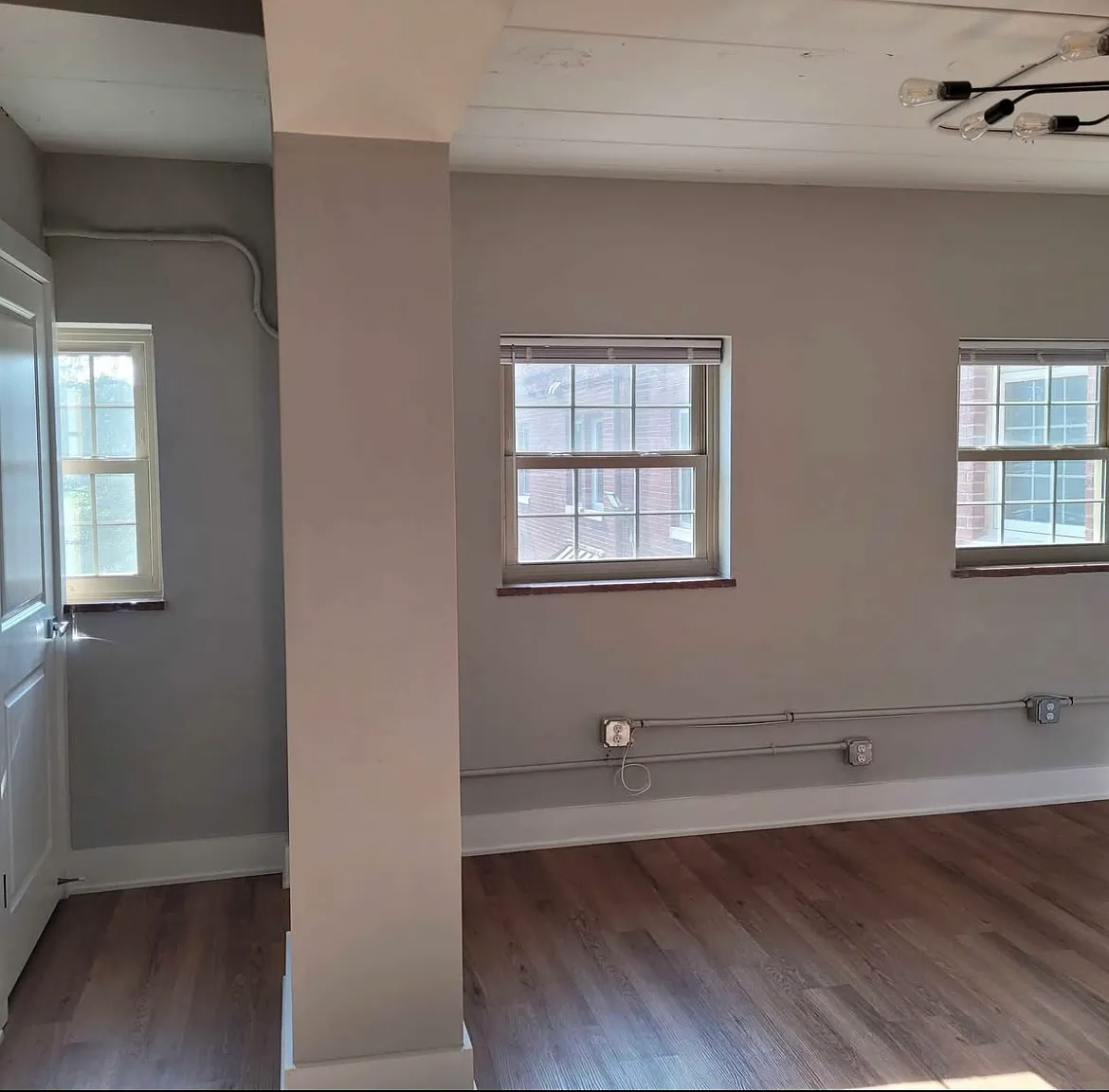 2 bed, 572 sqft, $1,200 — Photo 3